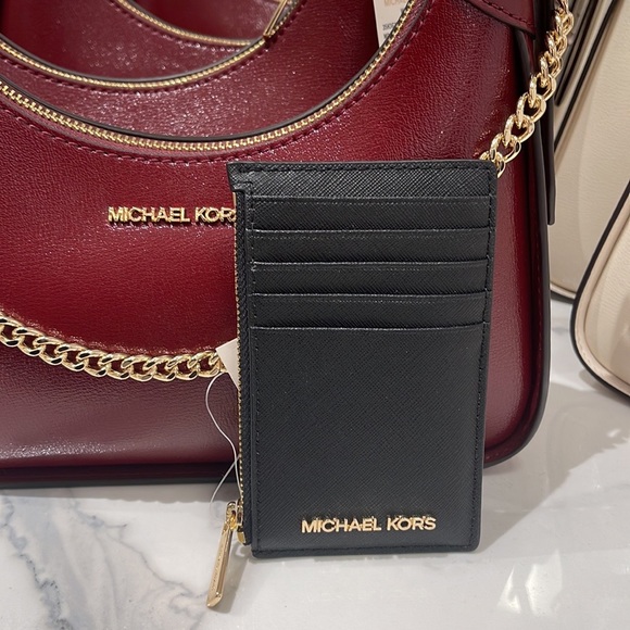 MICHAEL KORS
Jet Set Travel Medium Top Zip Leather Card Case Wallet
Black
NWT - Picture 3 of 16
